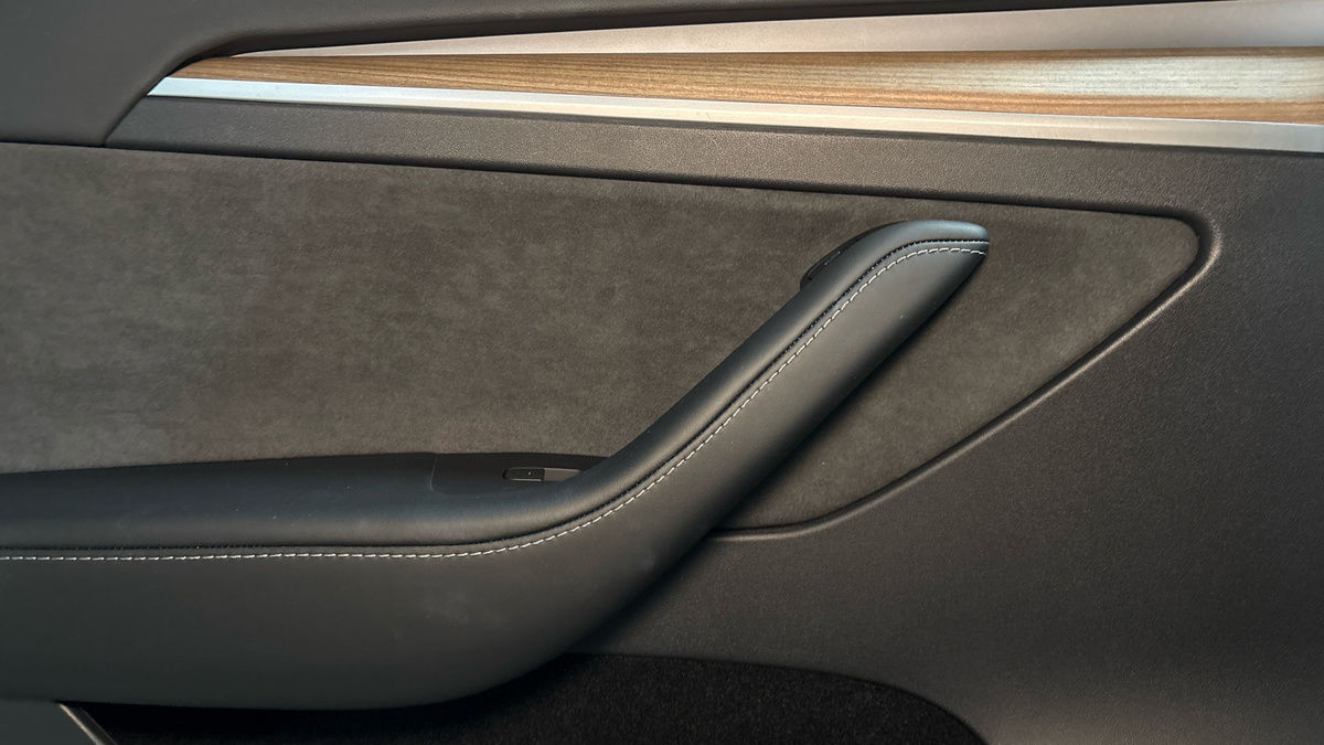 Tesla Model Y Image 19