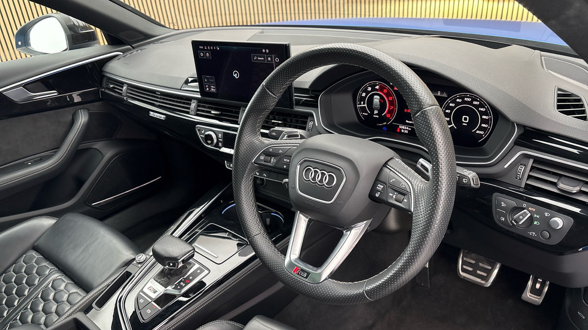 Audi RS4 Avant Image 5