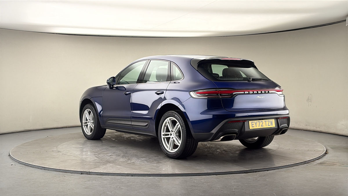 Porsche Macan Image 2