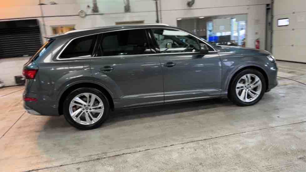 More views of Audi Q7