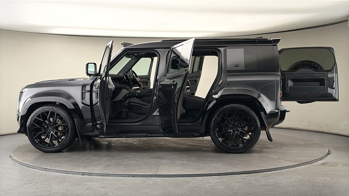 More views of Land Rover Defender 110