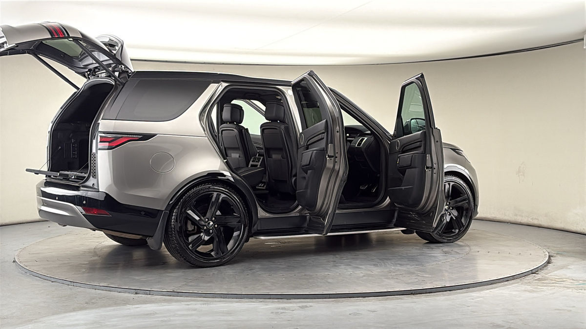 More views of Land Rover Discovery