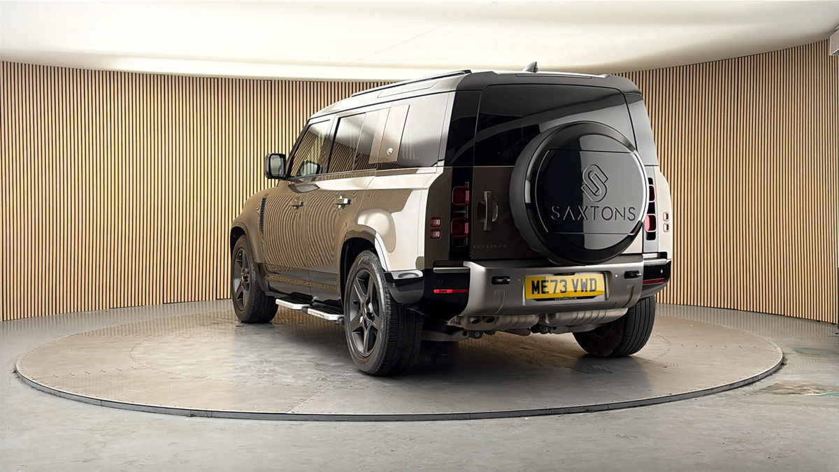 More views of Land Rover Defender 110