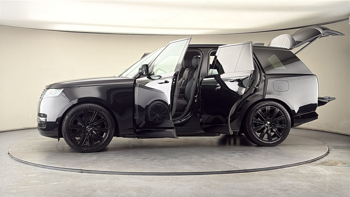 More views of Land Rover Range Rover