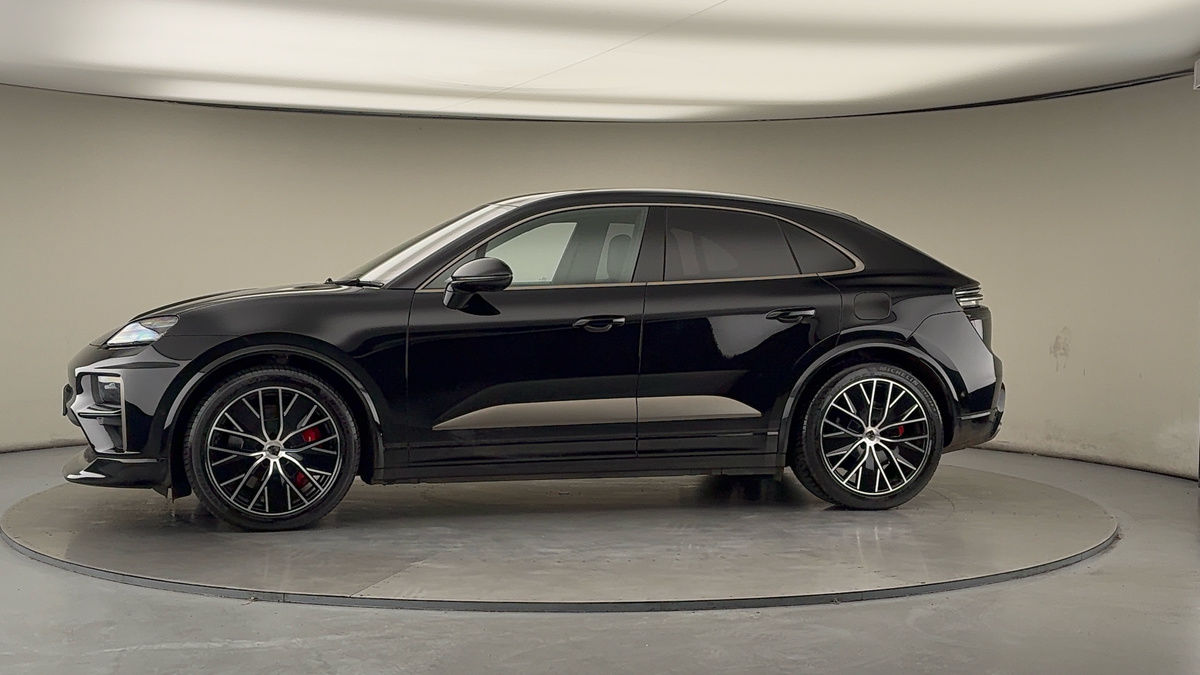 More views of Porsche Macan