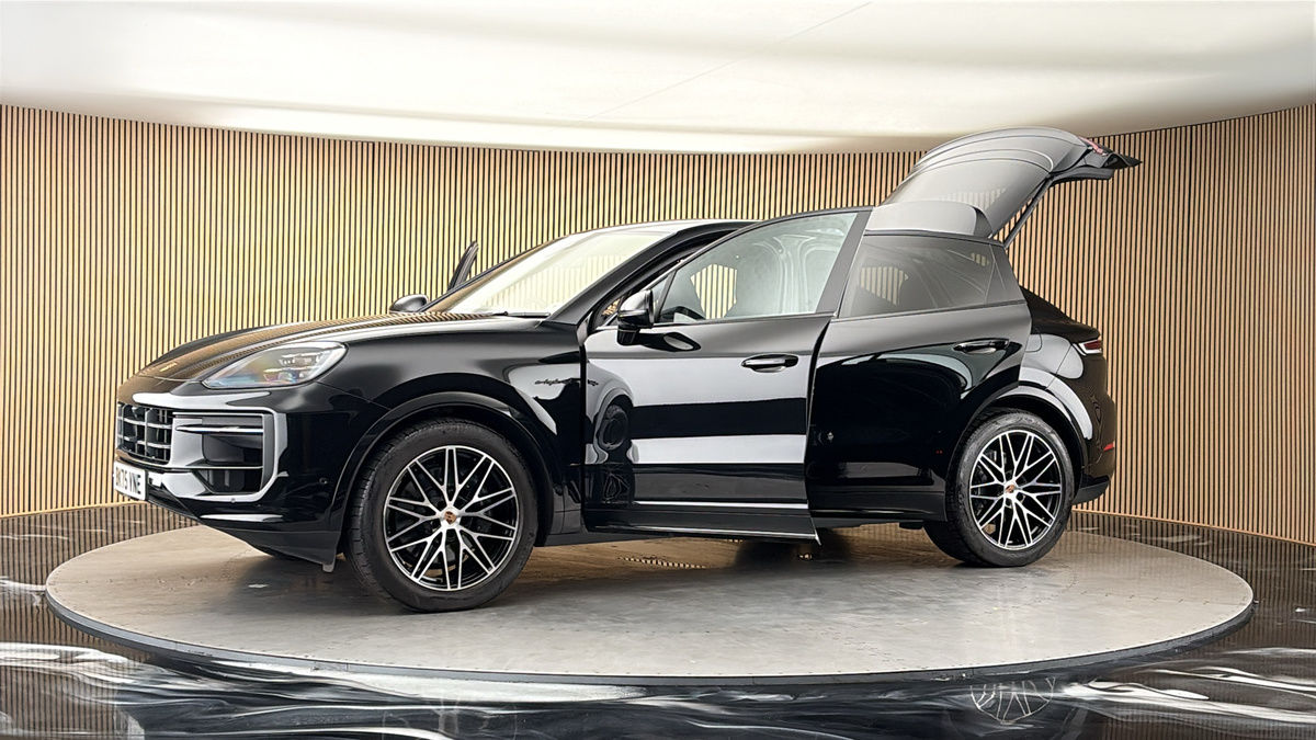 More views of Porsche Cayenne