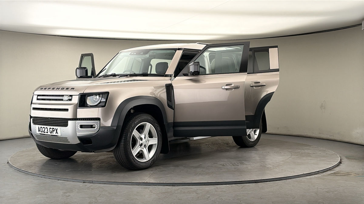 More views of Land Rover Defender 110