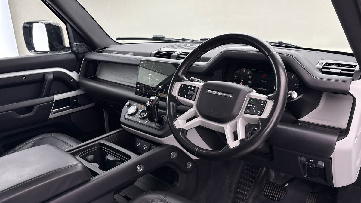 Land Rover Defender 90 Image 5