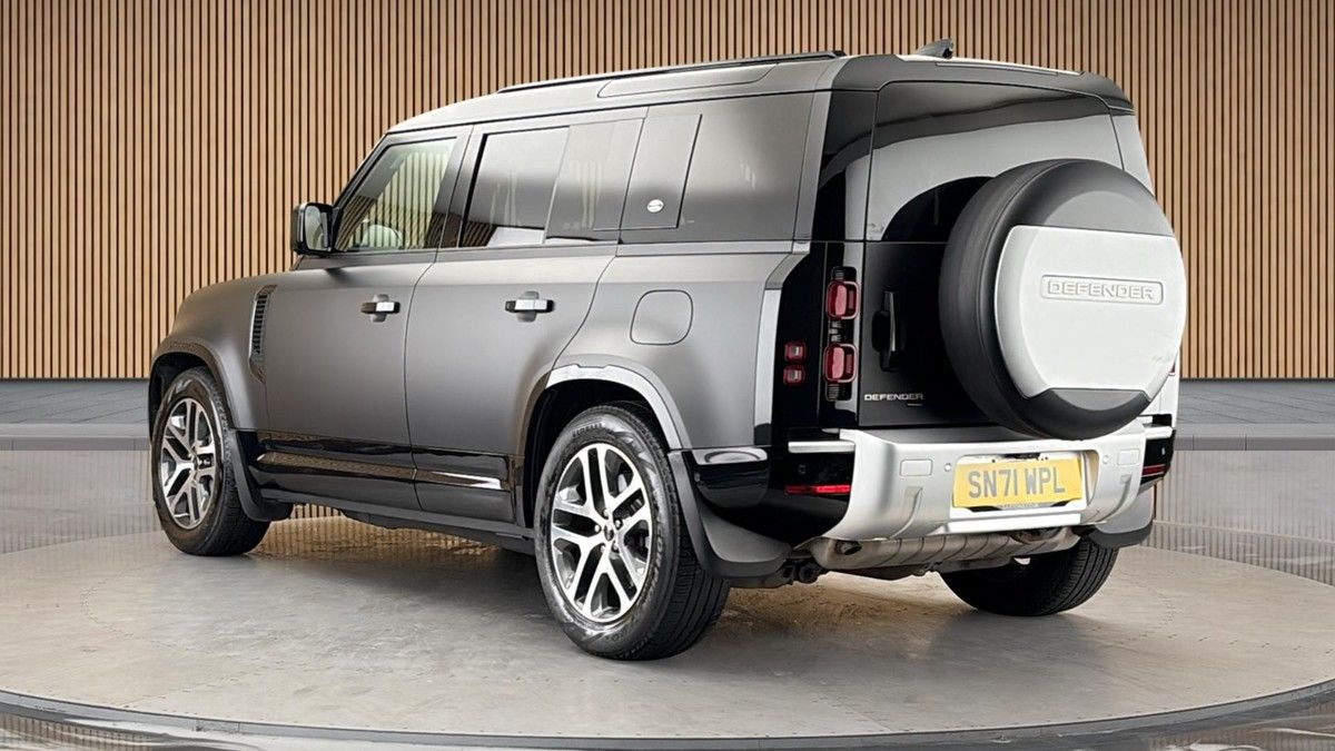Land Rover Defender 110 Image 2