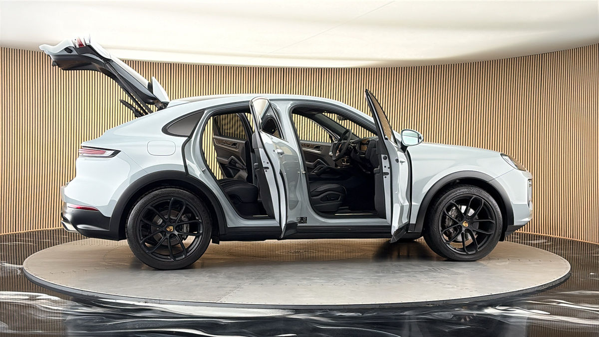 More views of Porsche Cayenne
