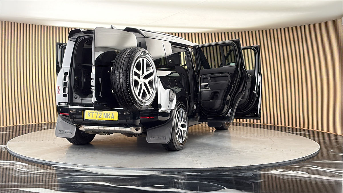 More views of Land Rover Defender 110