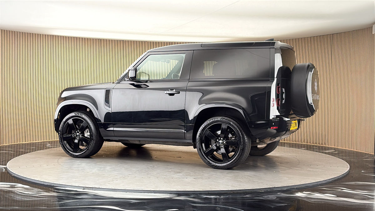 More views of Land Rover Defender 90
