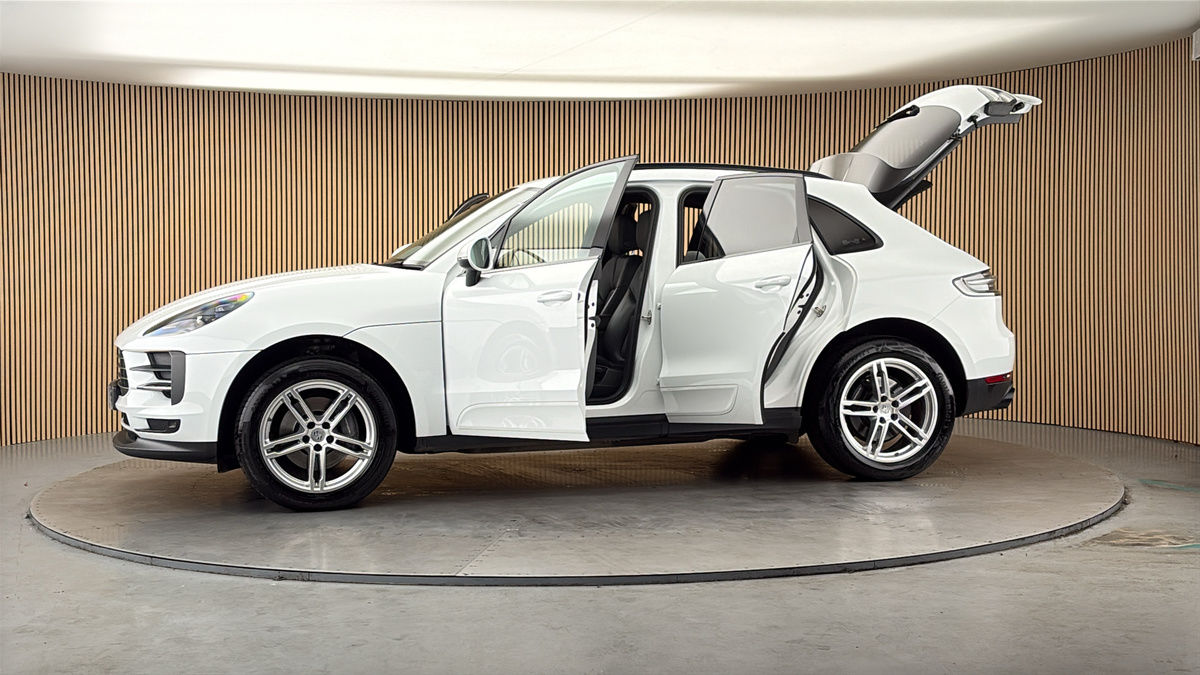 More views of Porsche Macan