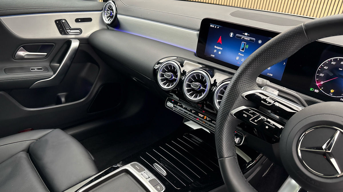 Mercedes-Benz CLA Image 18