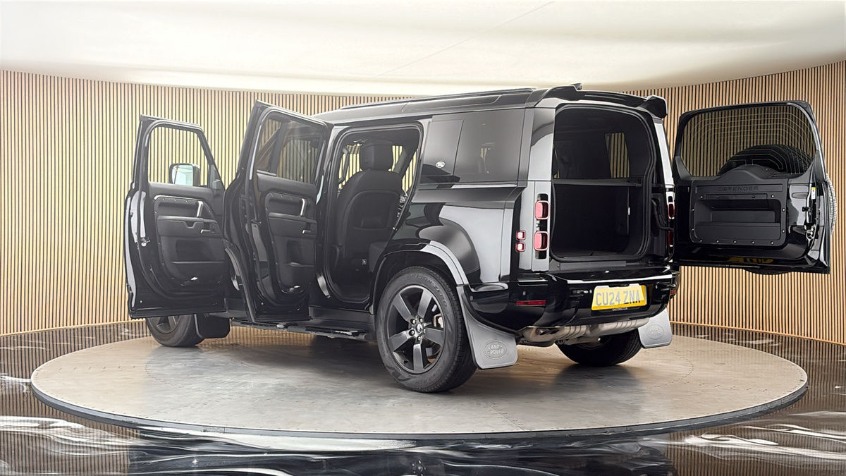 More views of Land Rover Defender 110
