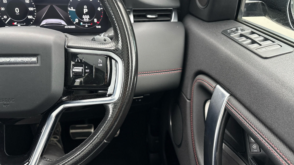 Land Rover Discovery Sport Image 14