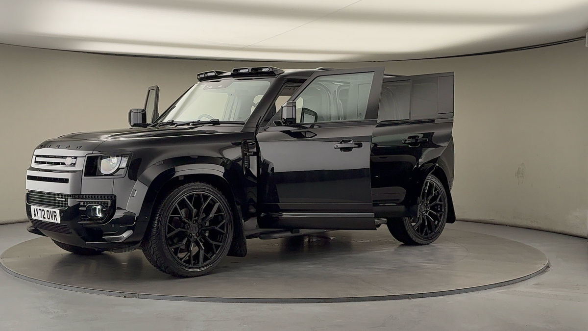 Land Rover Defender 110 Urban Image 22