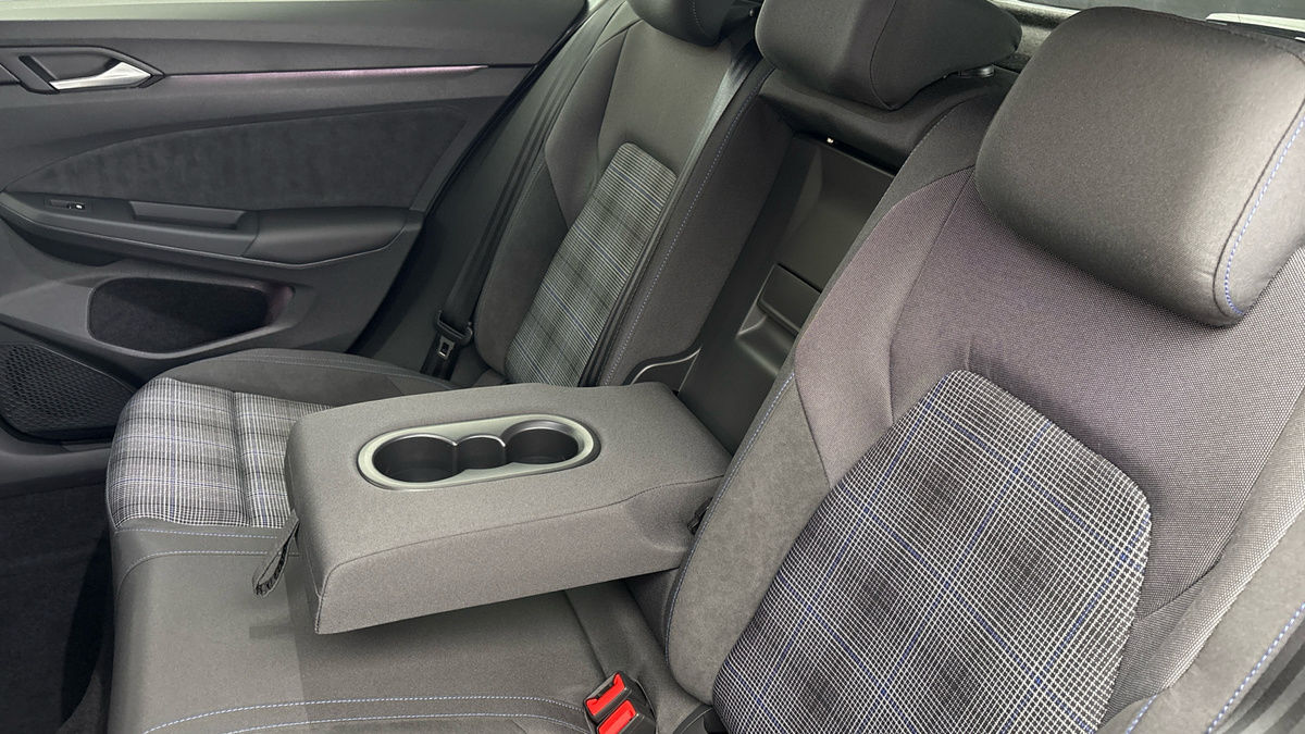 Volkswagen Golf Image 9