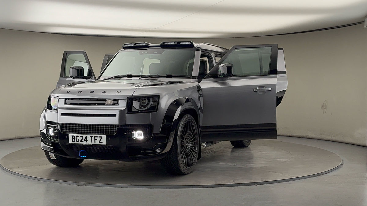 More views of Land Rover Defender 110