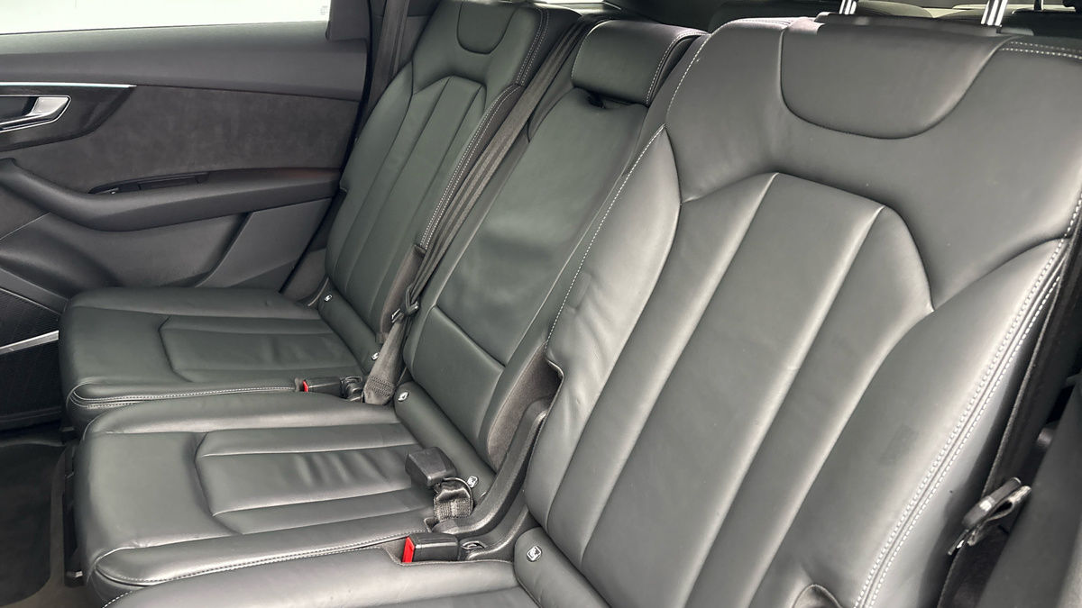 Audi Q7 Image 8