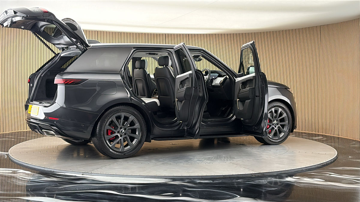 More views of Land Rover Range Rover Sport