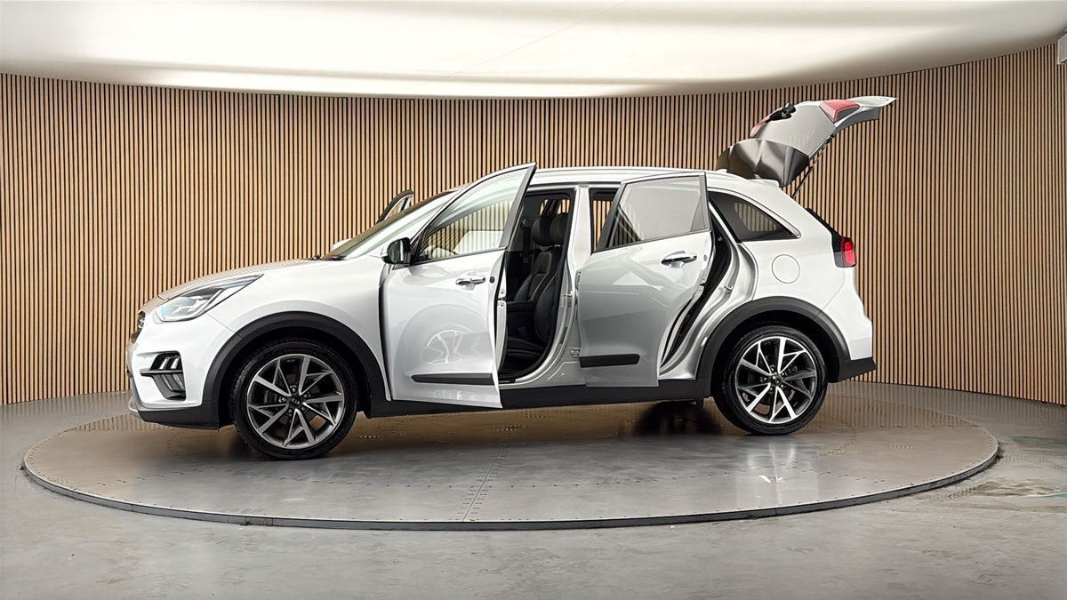 More views of Kia Niro