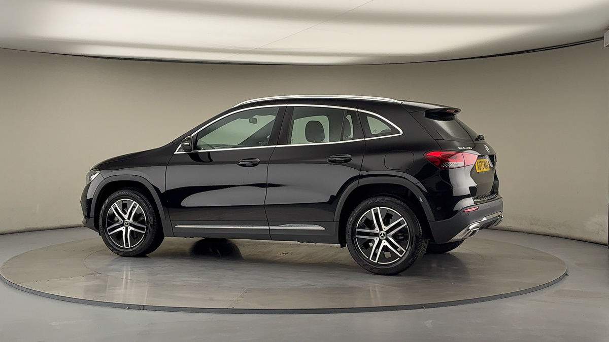 More views of Mercedes-Benz GLA