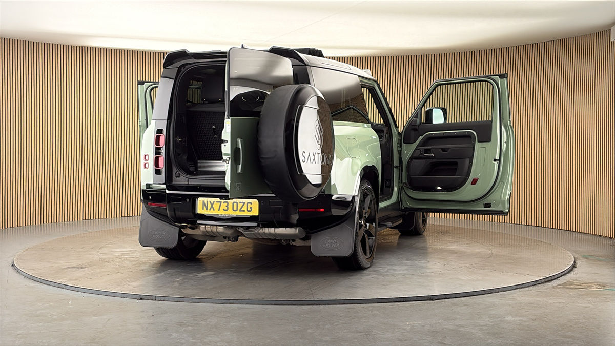 More views of Land Rover Defender 90