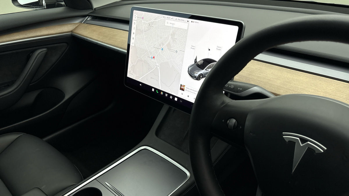 Tesla Model 3 Image 18