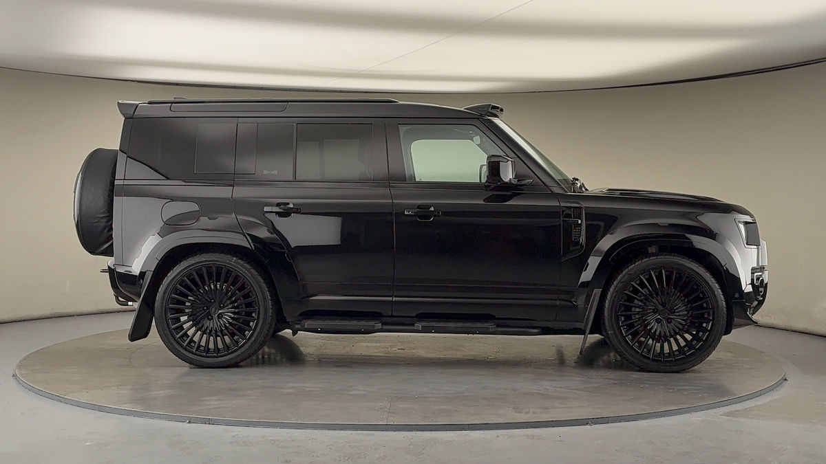 Land Rover Defender 110 Urban Image 22