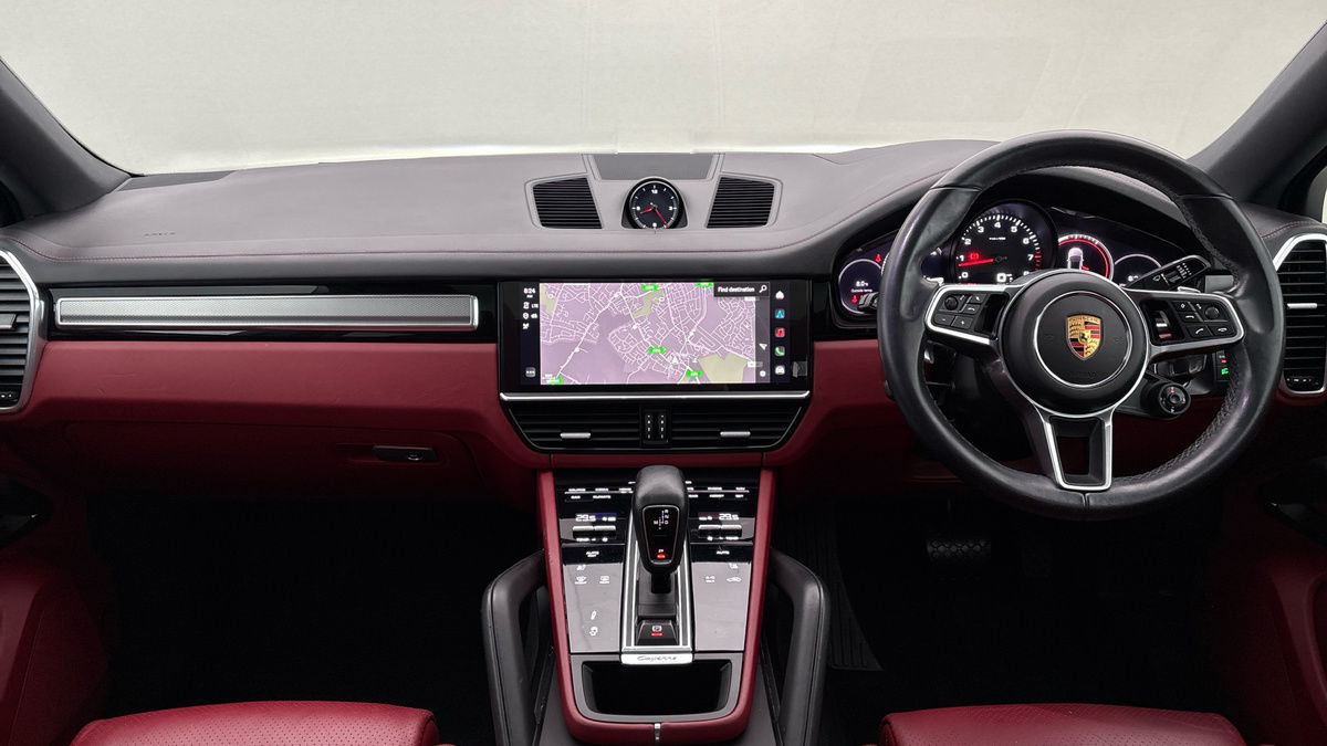 Porsche Cayenne Image 12