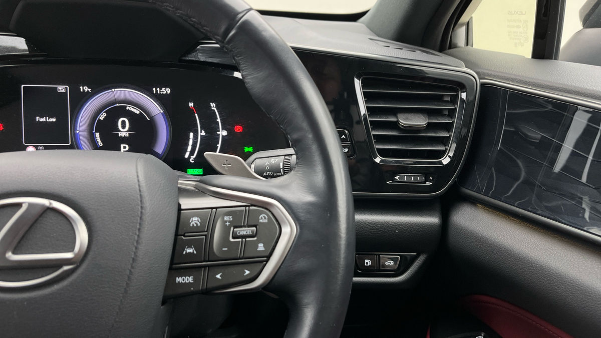 Lexus NX Image 14