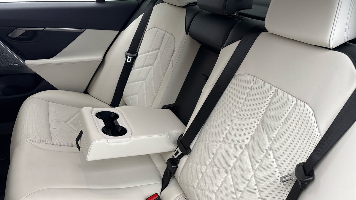 BMW i5 Image 9