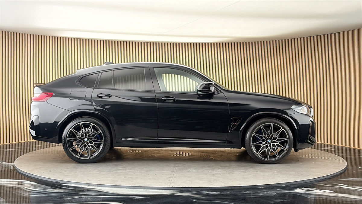 More views of BMW X4 M