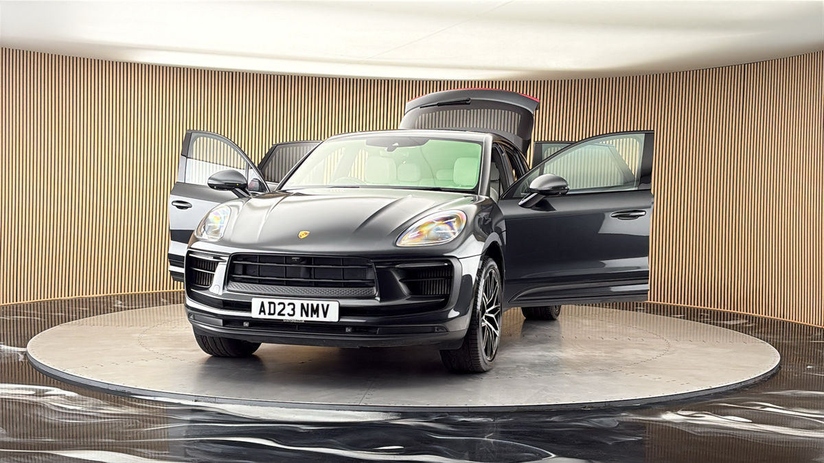 More views of Porsche Macan