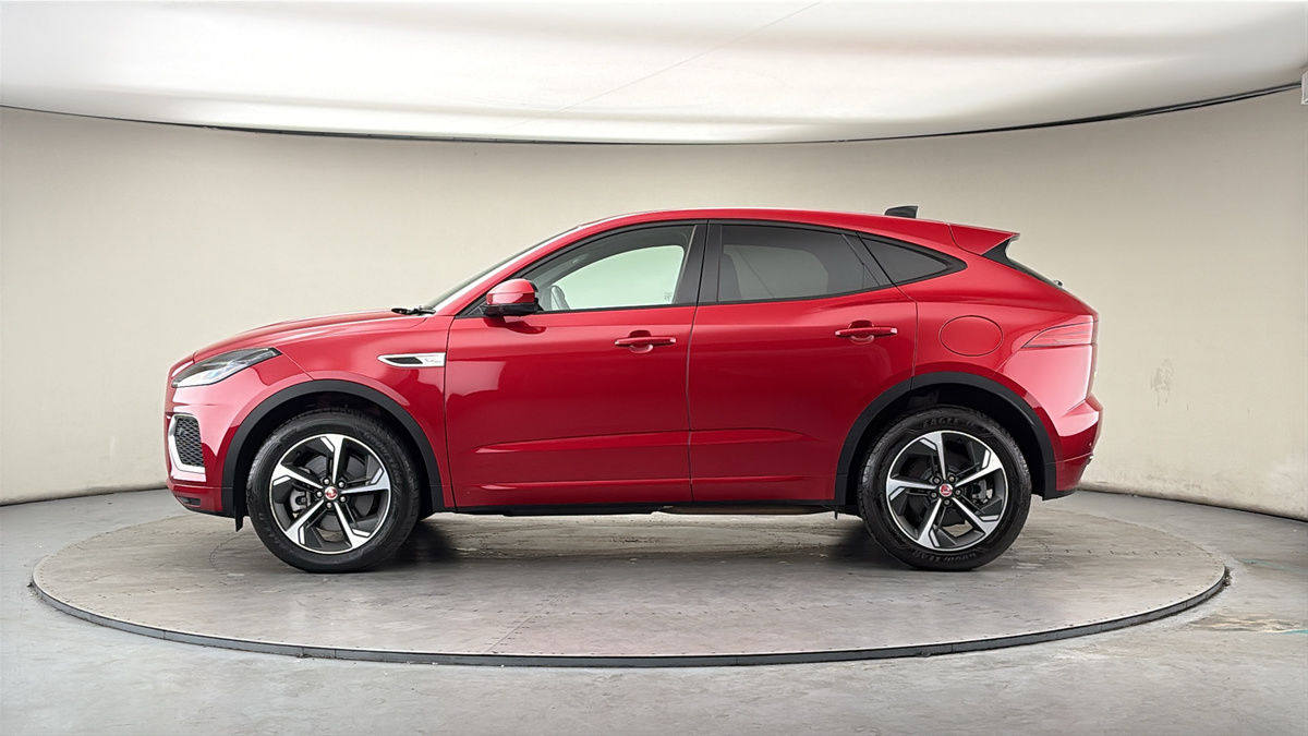 Jaguar E-PACE Image 15