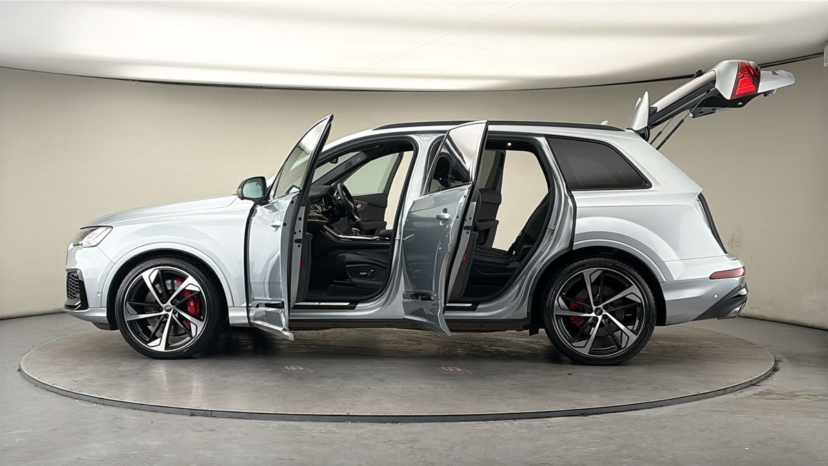 More views of Audi SQ7