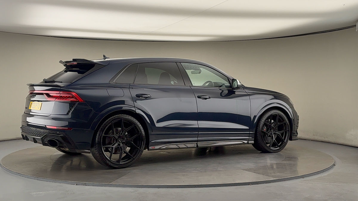 More views of Audi RSQ8