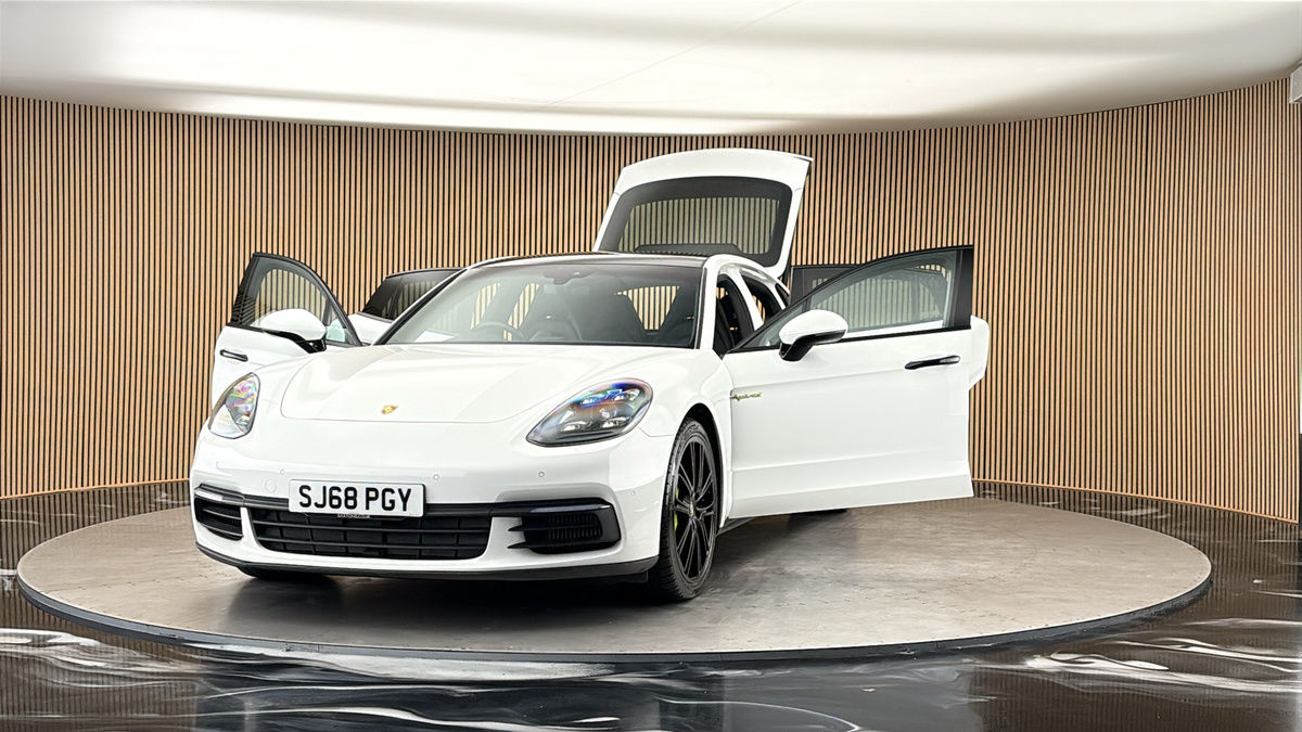 More views of Porsche Panamera