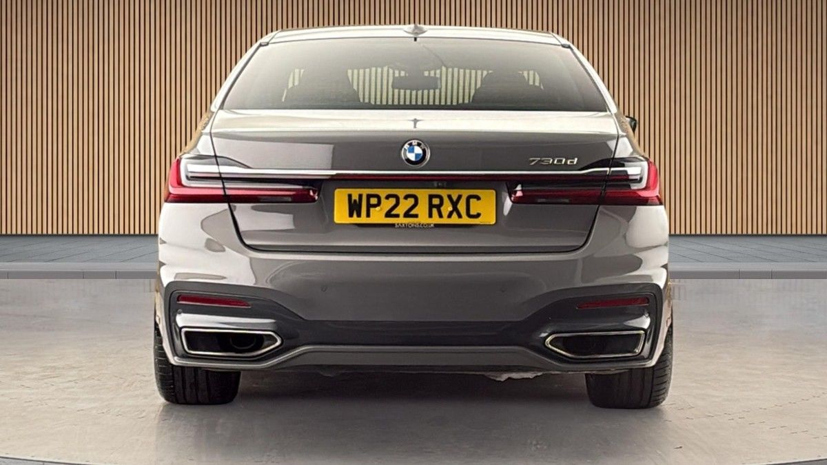 BMW 7 Series Image 4