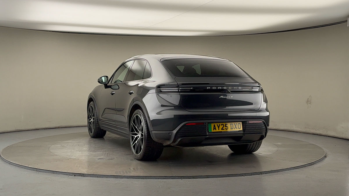 More views of Porsche Macan