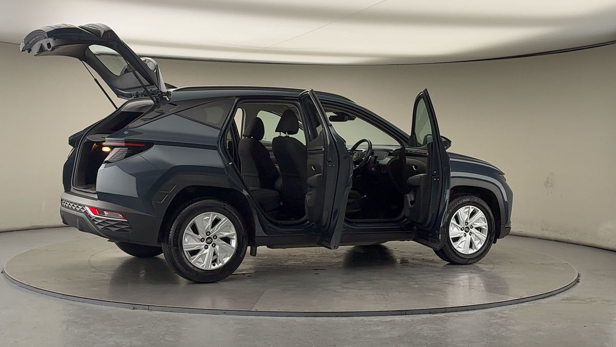 More views of Hyundai TUCSON