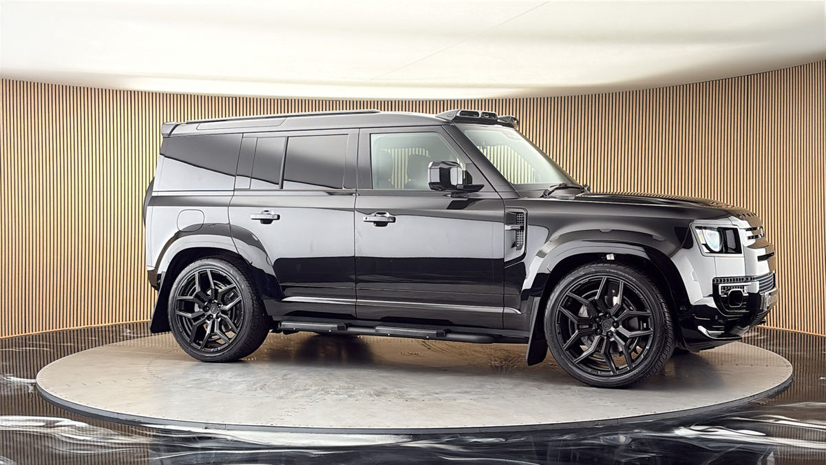 More views of Land Rover Defender 110