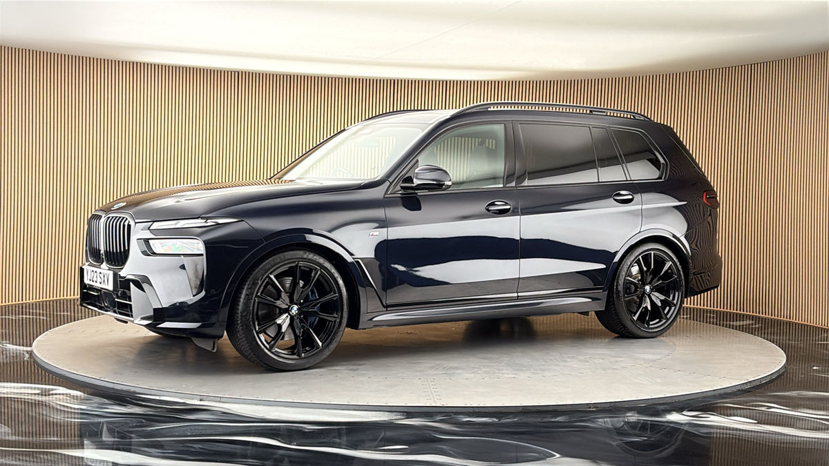 More views of BMW X7