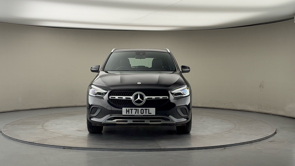 Mercedes-Benz GLA Image 3
