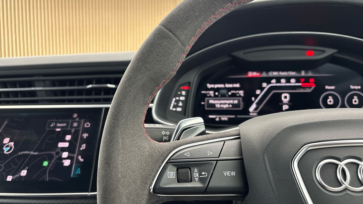 Audi RSQ8 Image 13