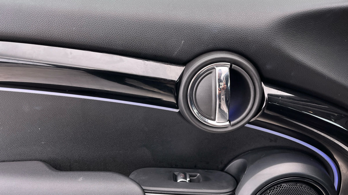 MINI Hatch Image 19