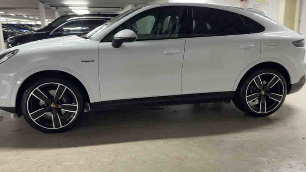 More views of Porsche Cayenne