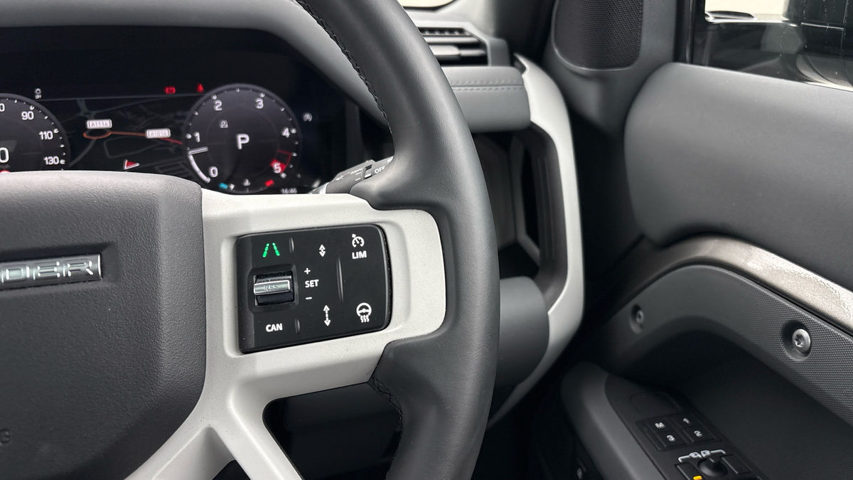 Land Rover Defender 110 Urban Image 14