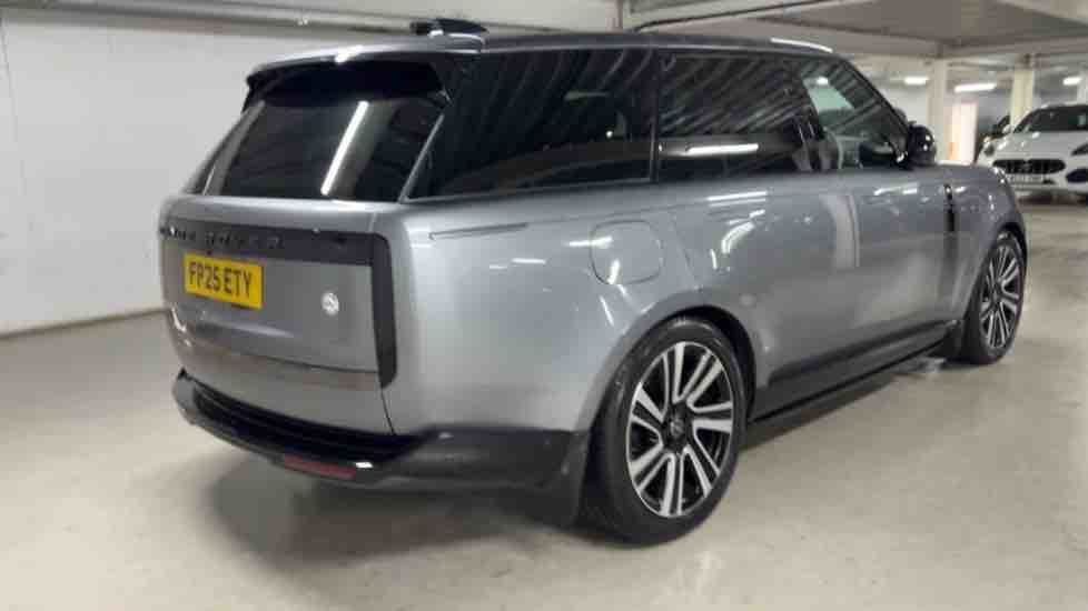 More views of Land Rover Range Rover